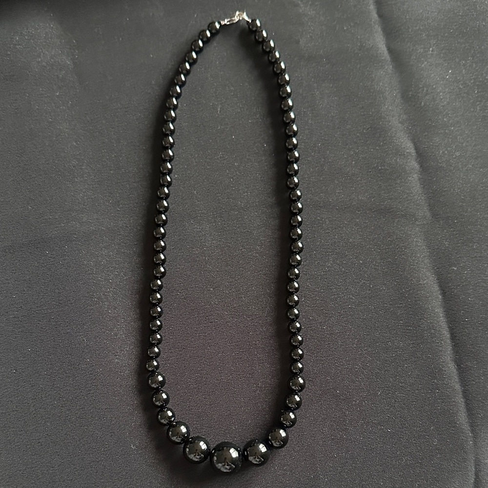 Onyx bead NWOT necklace. Genuine gemstone graduated beads w/ 925 clasp - Picture 2 of 4